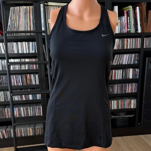 Nike Black Women's Athletic Tank Top with built in bra - Picture 1 of 3